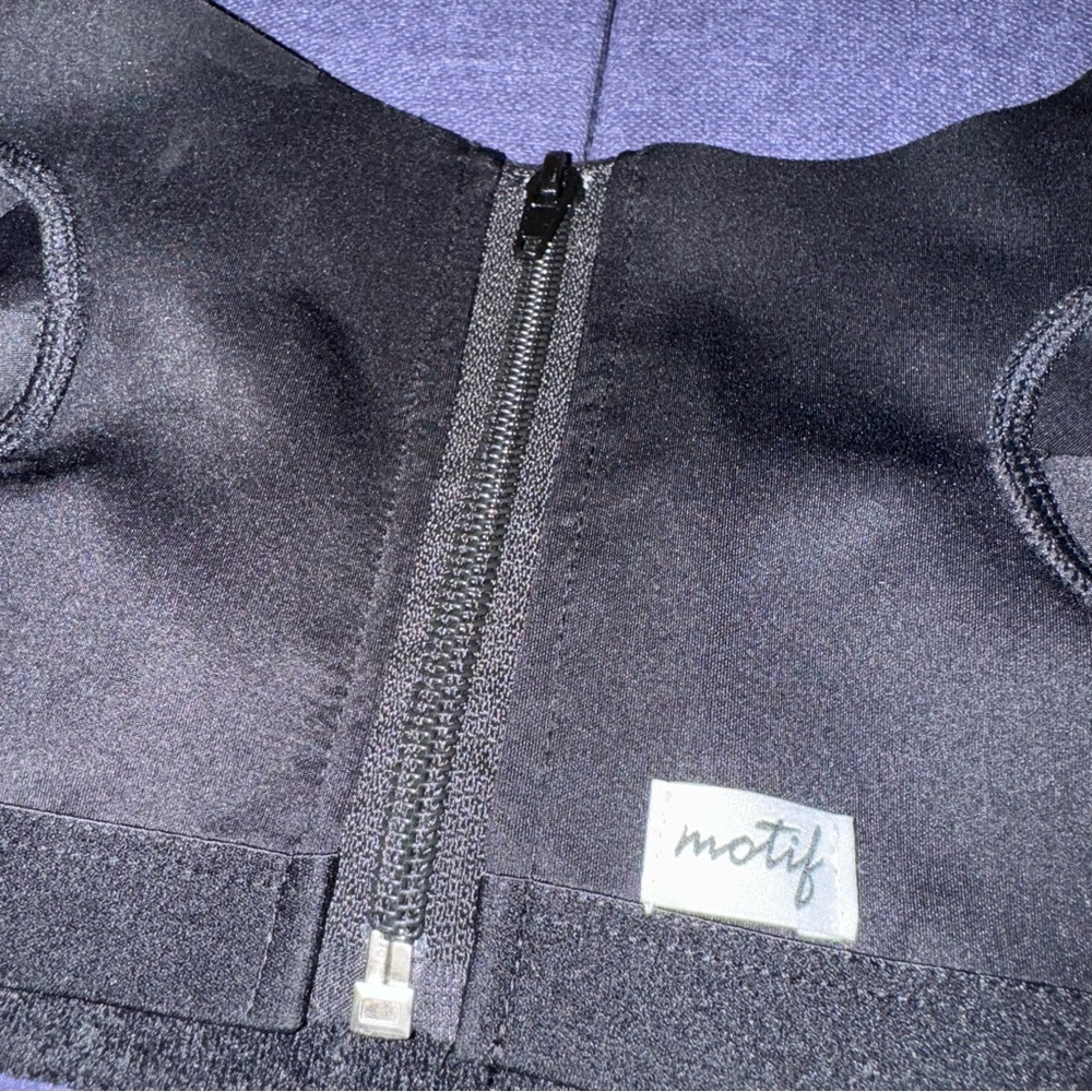 Motif Pumping Bra